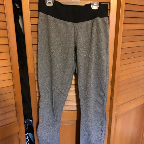 Lululemon joggers, excellent condition. Worn once. - Picture 1 of 2